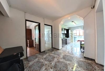 Apartament cu 4 camere semidecomandat, mobilat în Rahova