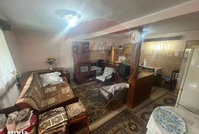 Casă cu 4 camere cu Teren 2111 Mp în Sihlea - 8