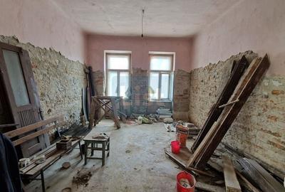 Casă cu 3 camere cu Canalizare în Central - 4