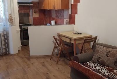 Garsonieră decomandată în Nicolina