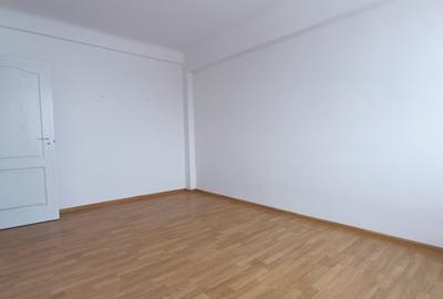Apartament cu 2 camere semidecomandat în Ultracentral