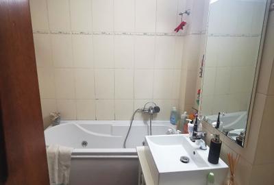 Apartament cu 3 camere decomandat în Ultimul leu - 2