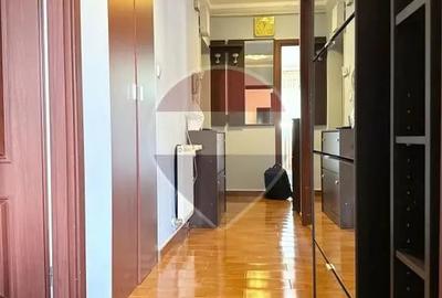 Apartament cu 4 camere decomandat în Fundeni
