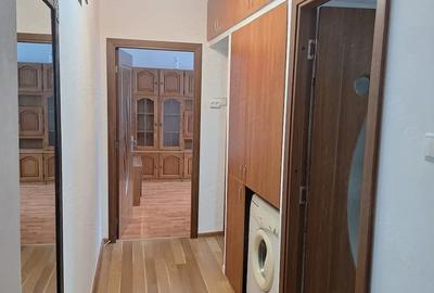 Apartament cu 2 camere semidecomandat în Mihai Bravu