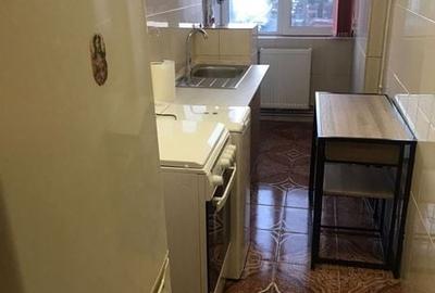 Garsonieră decomandată în Central
