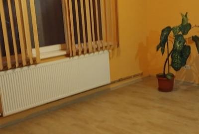 Casă cu 6 camere cu Teren 591 Mp în Central - 2