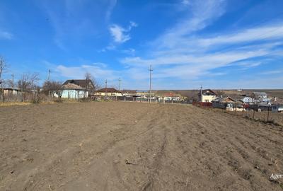 Teren Construcții intravilan de 1423 mp, în Central - 1