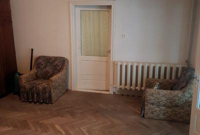 Casă cu 5 camere cu Canalizare în Palazu Mare - 4