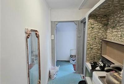 Apartament cu 3 camere semidecomandat în Groapa - 10