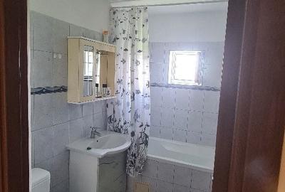 Apartament cu 3 camere decomandat în Horia - 2
