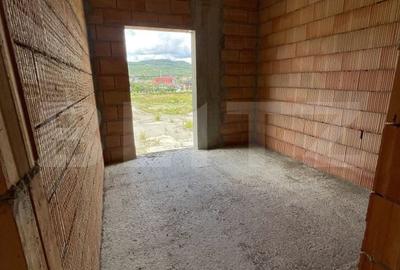 Apartament cu 3 camere în Calea Moldovei