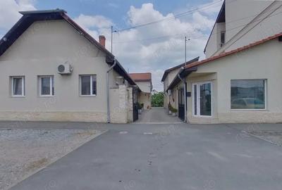 Casă cu 11 camere cu Canalizare în Micălaca