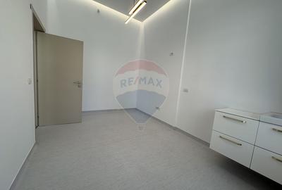 Spațiu comercial, de 70 mp, în Casa de Cultură - 5