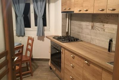 Apartament cu 2 camere semidecomandat, mobilat în Vitan