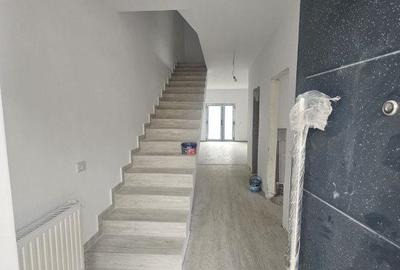 Casă cu 4 camere cu Teren 200 Mp în Cornetu