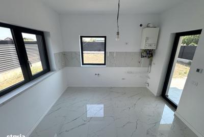 Casă cu 4 camere în Dancu