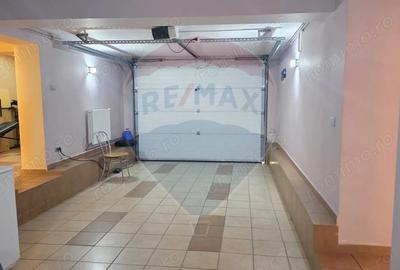 Casă cu Teren 1371 Mp în Donici - 16
