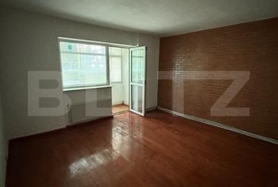 Apartament cu 3 camere decomandat, mobilat în George Enescu