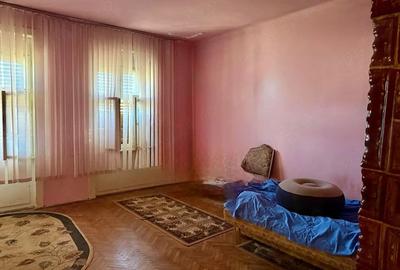 Casă cu Teren 1600 Mp în Central