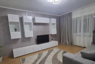 Apartament cu 2 camere decomandat în Casa de Cultură