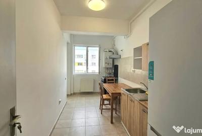 Apartament cu 2 camere decomandat în Titan