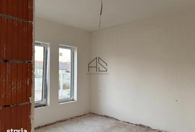 Casă cu 4 camere cu Teren 613 Mp în Oncea