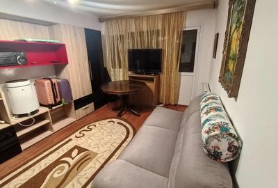 Apartament cu 2 camere decomandat în Micro 6 - 3