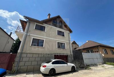 Casă cu 16 camere cu Teren 1100 Mp în Central