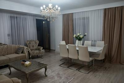 Apartament cu 4 camere semidecomandat în Bucureștii Noi