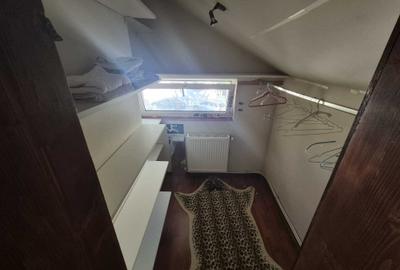 Apartament cu 3 camere decomandat în Podul de Fier