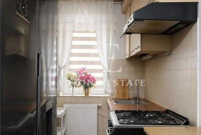Apartament cu 3 camere semidecomandat în Orașul Nou