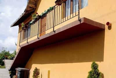 Casă cu 4 camere în Central