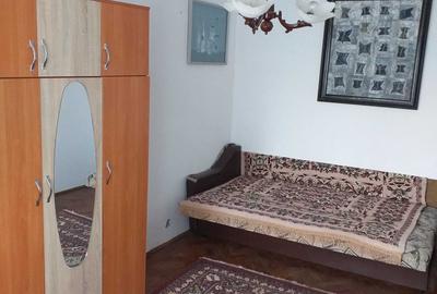 Apartament cu 2 camere semidecomandat în Podu Roș