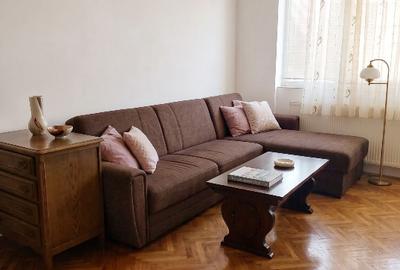 Apartament cu 3 camere decomandat în Lacul Morii