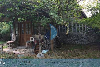 Casă cu 3 camere în Dumbrăvioara