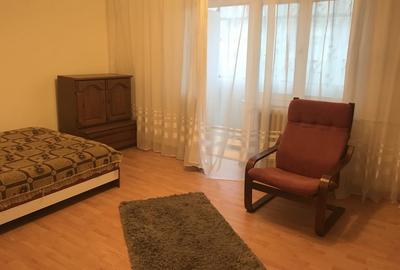 Garsonieră decomandată în Soarelui - 2