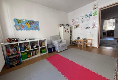 Apartament cu 4 camere decomandat, mobilat în Rogerius