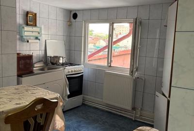 Casă cu 3 camere în Unirii - 1