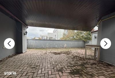 Spațiu comercial, de 500 mp, în Central