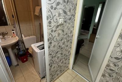 Apartament cu 2 camere semidecomandat în Petrișor