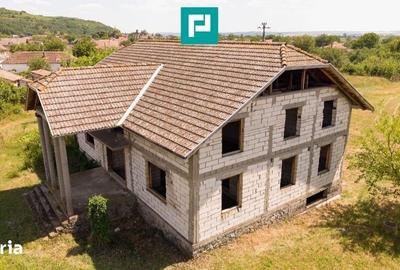 Casă cu 7 camere cu Teren 2151 Mp în Central - 4