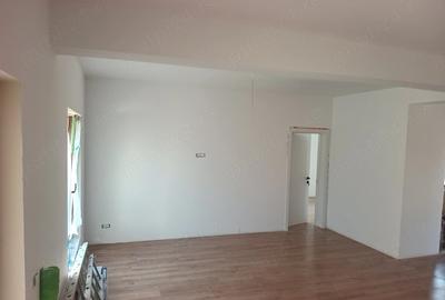 Casă cu Teren 260 Mp în Giroc