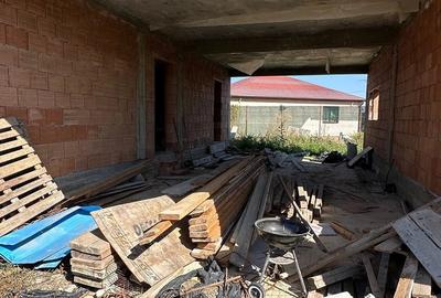Casă cu 2 camere cu Teren 500 Mp în Exterior Vest
