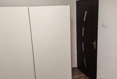 Apartament cu 2 camere semidecomandat în Tei