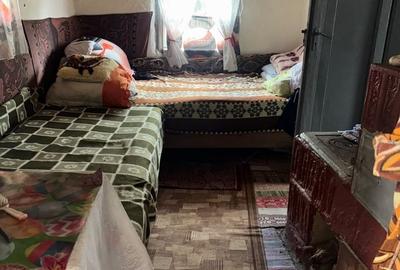 Casă cu 3 camere cu Teren 1400 Mp în Central