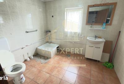 Casă cu 5 camere cu Teren 1138 Mp în Bălilești - 15