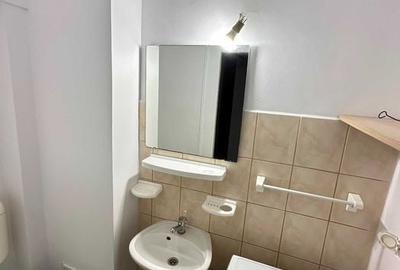 Apartament cu 3 camere decomandat în Păcurari