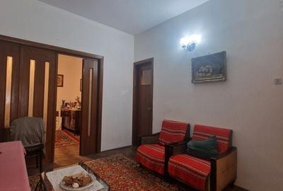 Apartament cu 3 camere decomandat în Alba Iulia