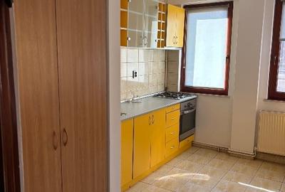 Apartament cu 2 camere decomandat, mobilat în Florești