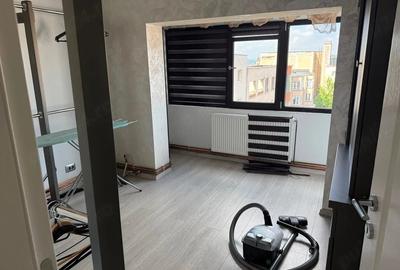 Apartament cu 3 camere decomandat în Central - 9